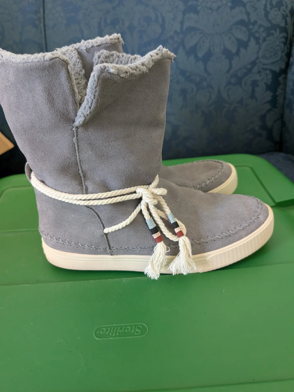 Toms Women's Fleece-Lined Gray Suede Boots